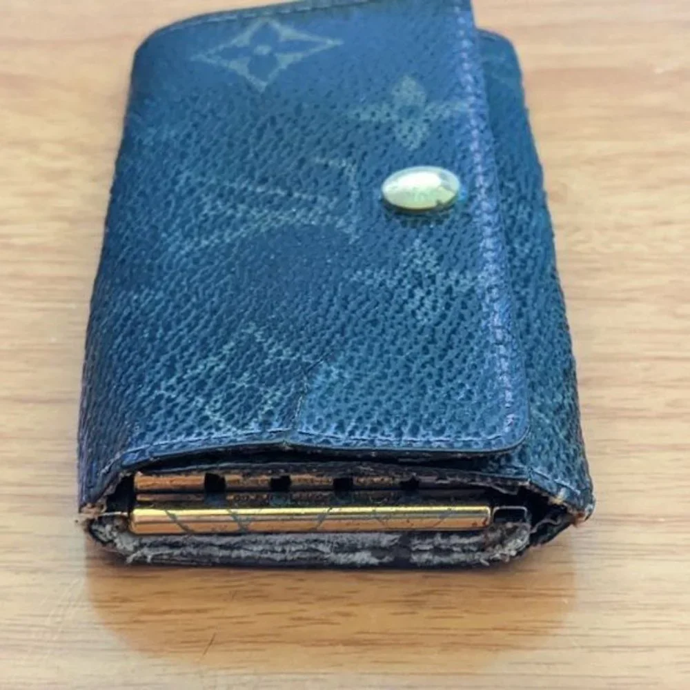 Louis Vuitton Monogram Key Holder/Wallet #1063💥PRICE DROP💥